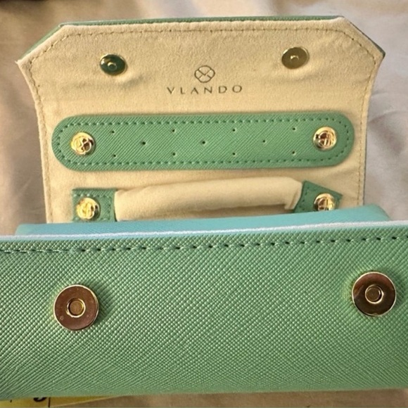 Vegan Leather Mint Green Travel Jewelry Organizer Compact Roll Up Case NWOT - Picture 10 of 17